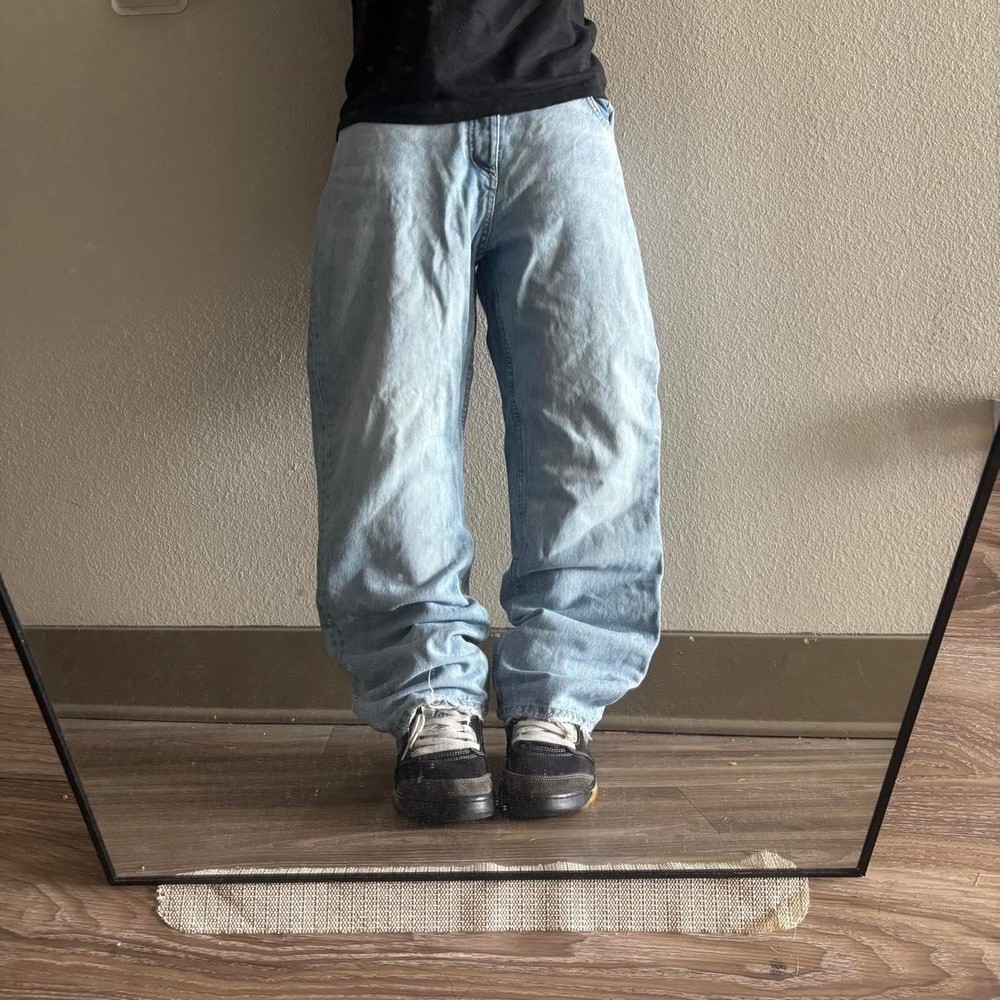 Vintage Y2K/2000s Light Wash Zara Streetwear Distressed Denim Jeans! 33x29